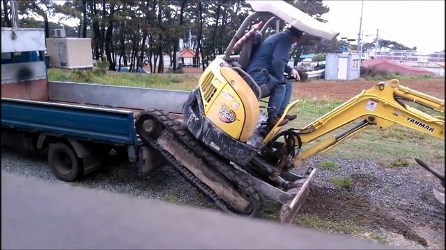 Мини экскаватор неплохая идея для бизнеса!Рубрика "Хочется да колется". смотреть онлайн