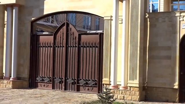 Улица Тормахова в Лазаревском зимой. Аквапарк "Наутилус", рынок "Астра". SOCHI - RUSSIA