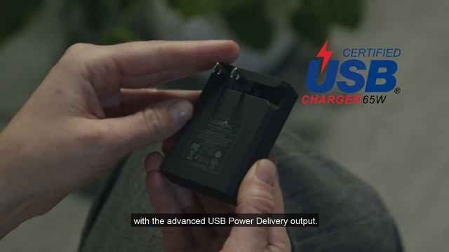 Einova Sirius The Smallest 65W Laptop Adapter in the World