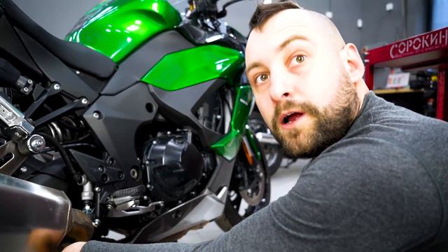 Устанавливаем правильный выхлоп на Kawasaki Ninja 1000SX смотреть онлайн