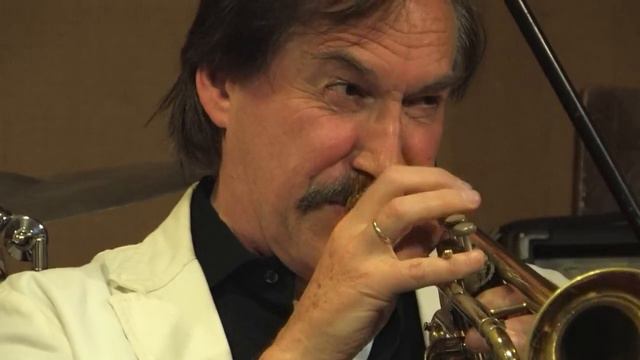 Jazz-O-Matic Five play "From Monday On" смотреть онлайн