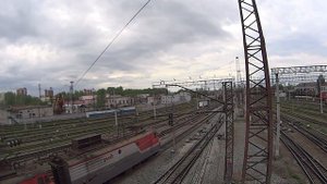 Видео про поезда для детей идем смотреть поезда и залезем в паровоз