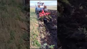 т150 К- осенняя вспашка плугом сергиенко ип 5 50
