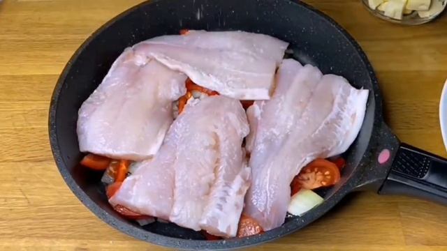 Рыба на овощной подушке. Ужин без заморочек. Вкусно и просто! Вот это Кухня!