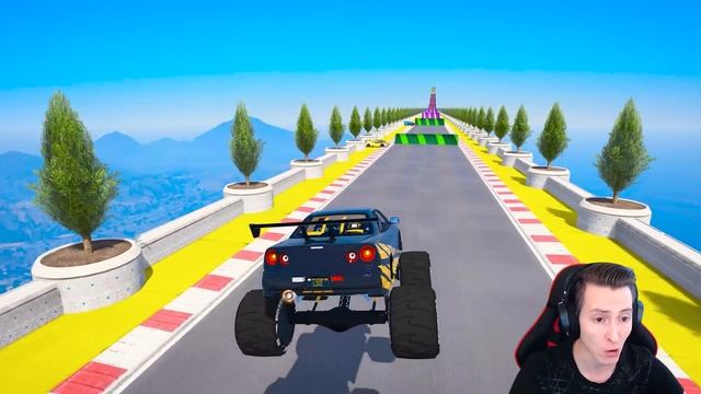 КАК ДАЛЕКО СМОЖЕТ ПРОЕХАТЬ ТАЧКА ПО ЛЕЖАЧИМ ПОЛИЦЕЙСКИМ в ГТА 5 ОНЛАЙН (GTA 5 ONLINE) смотреть онлайн