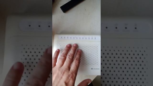 Снятие крышки роутера Huawei HG8245 смотреть онлайн