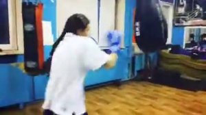 Екатерина Гребенюк . Братск . Кикбоксинг . Отработка на мешке . Скоростная тренировка .