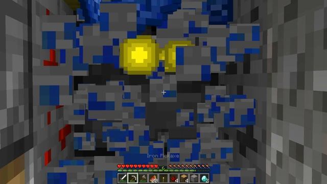 СЕКРЕТНАЯ КОРОБКА С ПОЛЕЗНЫМИ РЕСУРСАМИ!? МАЙНКРАФТ ANT SURVIVAL! смотреть онлайн