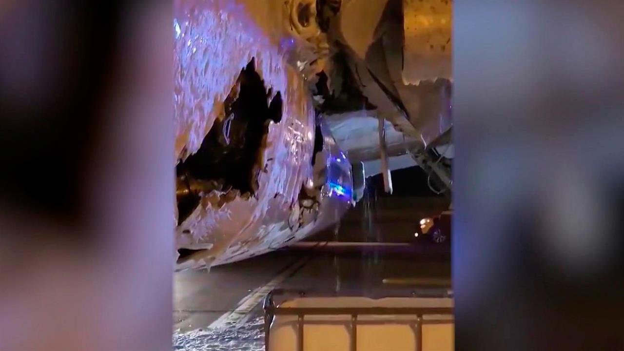 В аэропорту Белграда самолет Embraer во время разбега повредил крыло и часть обшивки