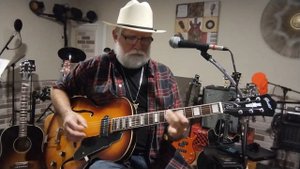 GROTE HOLLOW BODY JAZZ GUITAR