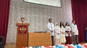 Клятву российского врача со сцены прочли выпускники Медицинского института СКГА
