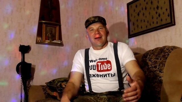 Медные монеты в углах  старых домов