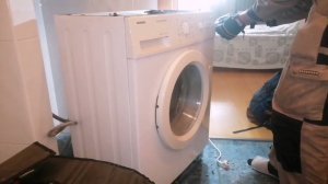 стиралка SIEMENS выбивает автомат