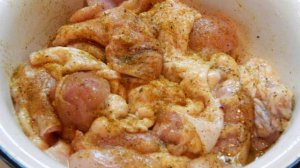 Гуляш из куриных бедрышек