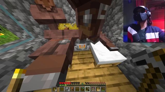 Minecraft But World is JAR - DAY 1 смотреть онлайн