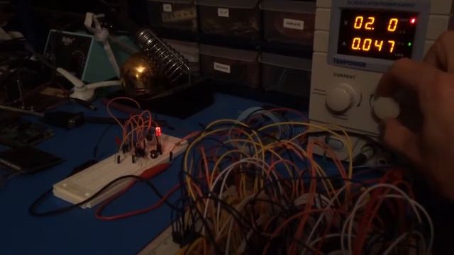 Testing the low battery indicator for Dodo the 6502 portable game system смотреть онлайн