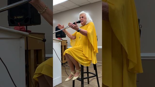 Bette Stalnecker Gibson “His Eye Is On The Sparrow” смотреть онлайн