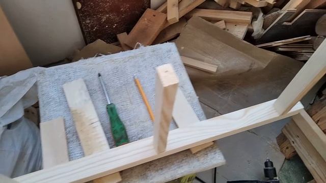 Полка для обуви своими руками из дерева / Стеллаж напольный смотреть онлайн