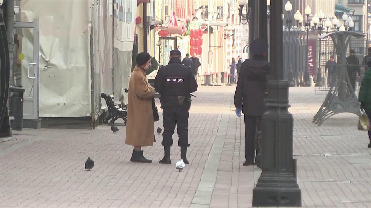 На популярном у туристов Арбате закрыты кафе, рестораны и сувенирные лавки