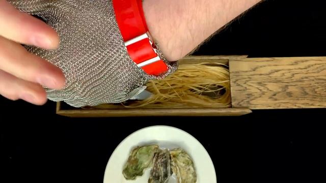 Как открыть устрицу? Нож для устриц, перчатка, пенал из дуба. Чем открыть устрицу смотреть онлайн