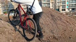 КАТАЕМСЯ НА ВЕЛИКАХ С ГОРКИ...