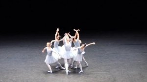 Funny ballet dance - The mistake waltz by Jerome Robbins
