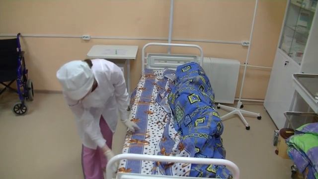 Смена постельного белья тяжелобольному