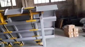 Горка для досок, поштучная выдача и разобщение в линии сортировки досок.