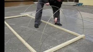 Парник теплица из стеклопластиковой арматуры с деревянной основой