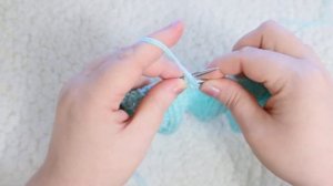 Шапочка спицами для новорожденного. Подробный мастер класс