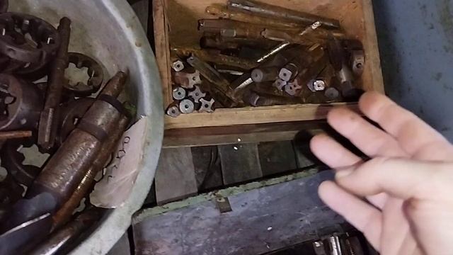 БОДЯ МЕСИТ ГРЯЗЬ НА СУХОМУ! ПРОДАЁТ ВСЁ И СРАЗУ! КЛОНДАЙК НОВОГО ИНСТРУМЕНТА СССР!0663933270 смотреть онлайн