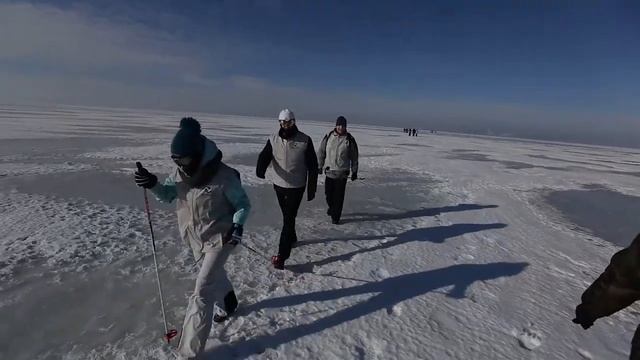 Ульяновск. Переход по льду через Волгу смотреть онлайн