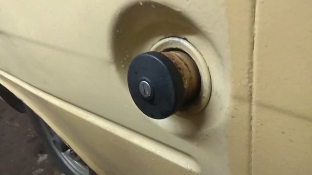 Пробки топливного бака с замком на ИЖ 2715 и Москвичи смотреть онлайн