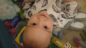 Артёмка пытается встать😀