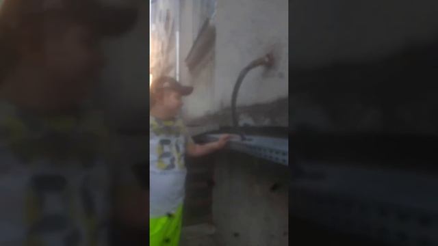 меня и Макса ударило током часть 2 смотреть онлайн