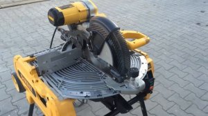 Przecinarka stolikowa DeWALT D27107-XC (2) (http://www.klaravik.pl)