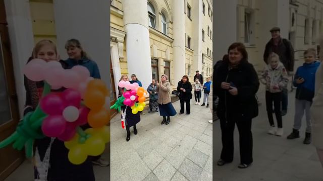 Белый мишка. Поздравление. Сюрприз для мамы смотреть онлайн