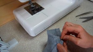 Подшиваем вручную трикотажное изделие
