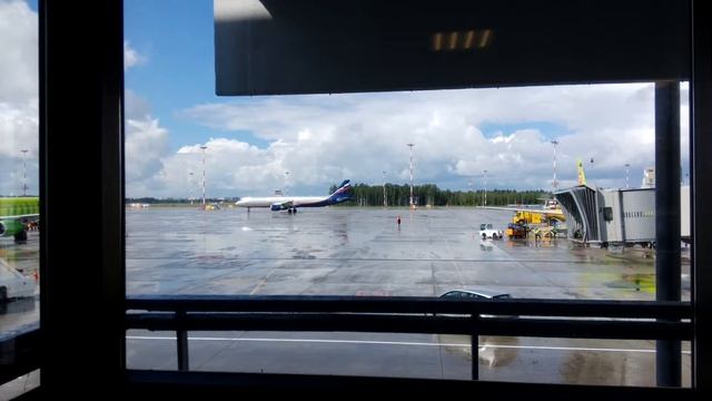 Парковка самолетов в Пулково. ч.2. смотреть онлайн