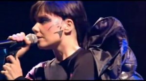 Bjork - All Is Full Of Love (amazing live performance)