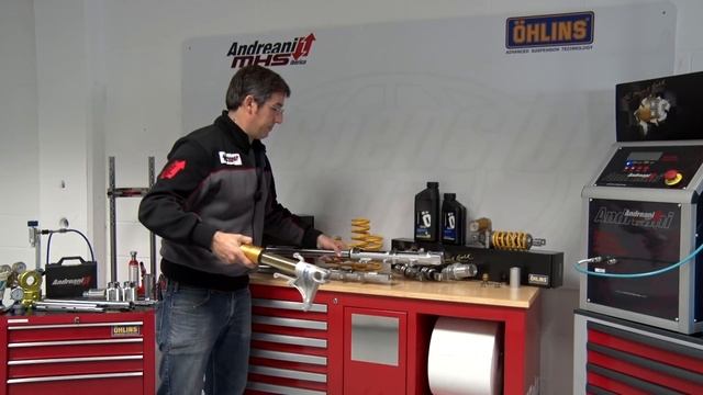 Motos x 1000 : ¿Como funciona la horquilla de tu moto ?   - Con Andreani MHS - смотреть онлайн