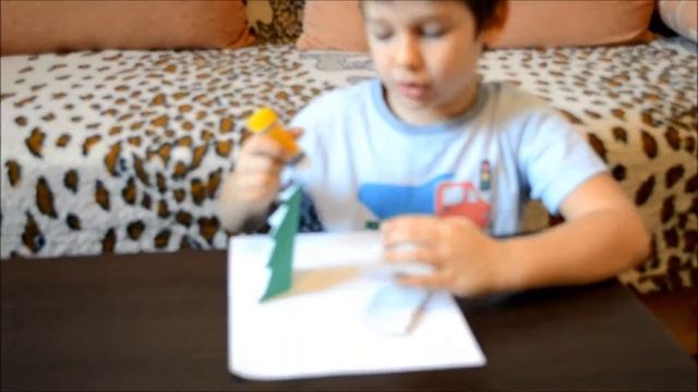 Мастер класс - DenKa делает новогоднюю 3-D открытку бабушке. Детская апликация. смотреть онлайн