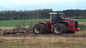 VERSATILE 2375 с БДМ 6Х4П на  дискование почвы.