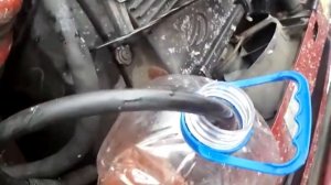 Выдавить воздухом воздушную пробку