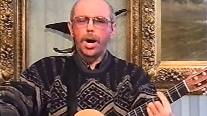 "Пташка небесная" (запись 2000 г.). Исполняет автор – Сергей Филиппов.