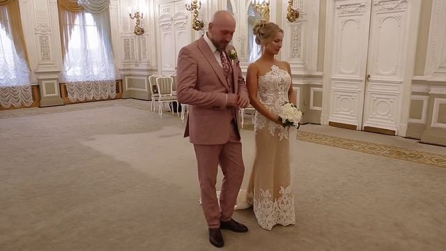 Свадебная церемония в первом Загсе
