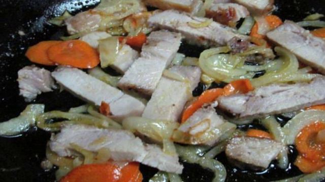 Куллама  из говядины с овощами и тестом