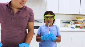 ТОП-10 научных экспериментов, которые дети смогут провести дома с помощью Ryan's World!