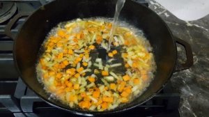 Как вкусно потушить рыбу///Филе минтая ДЁШЕВО БЫСТРО И ВКУСНО!