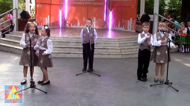 Театр песни "Колокольчик" -- Весёлая песенка смотреть онлайн